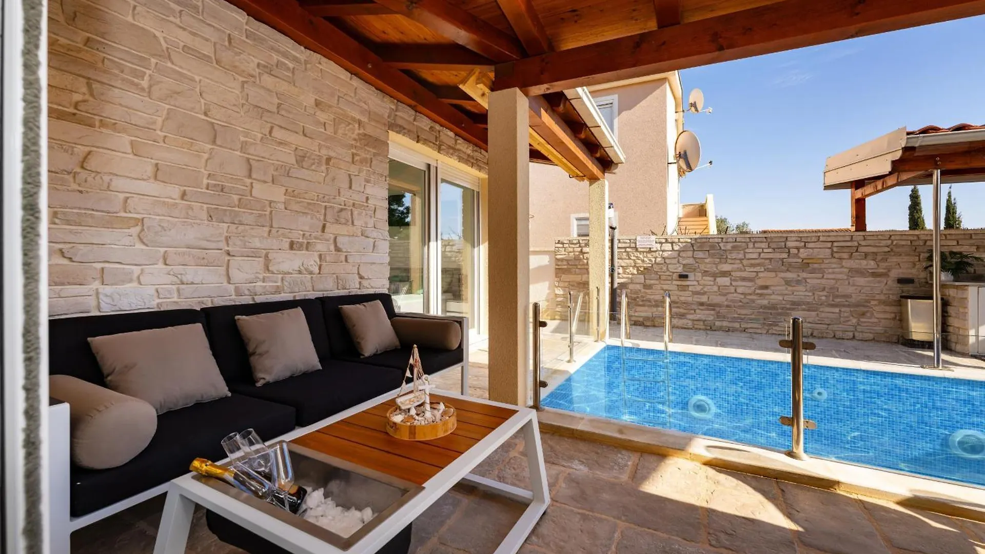 My Dalmatia - Villa Gajser With Private Swimming Pool Vir 0*,  Croatia